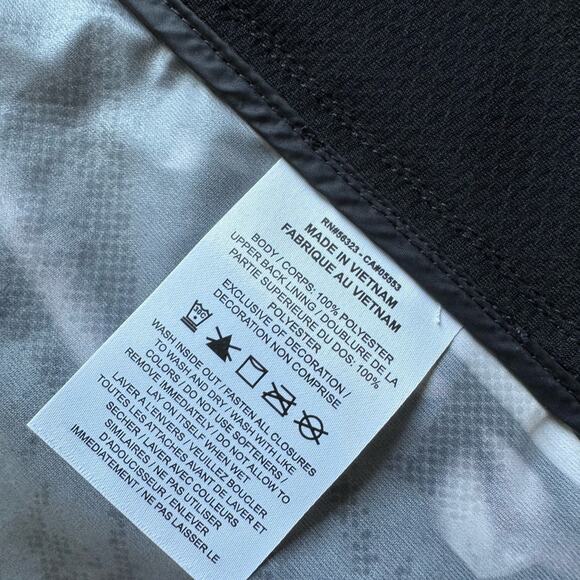 Nike Shield full zip hooded running jacket black white size women’s XS - Picture 8 of 8